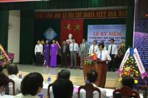 Hình ảnh tuyên dương khen thưởng năm hoc 2015-2016 tại Phòng GD-ĐT Đại Lộc Nhân ngày Nhà Giáo Việt Nam
